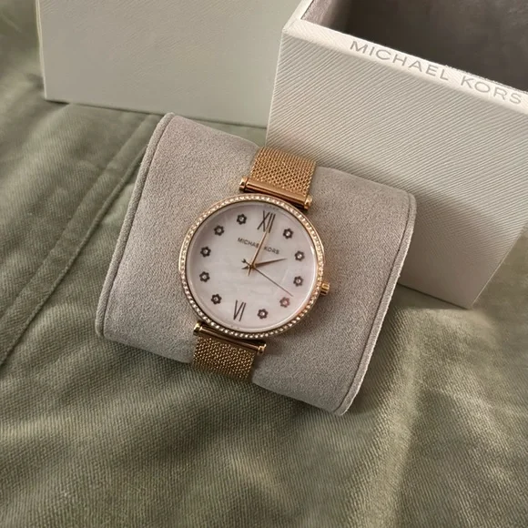 Michael Kors | Accessories | Nwot Michael Kors Mk453 Ladies  display picture 1